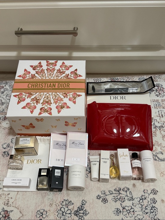 Dior Other - Dior Beauty Gift Set